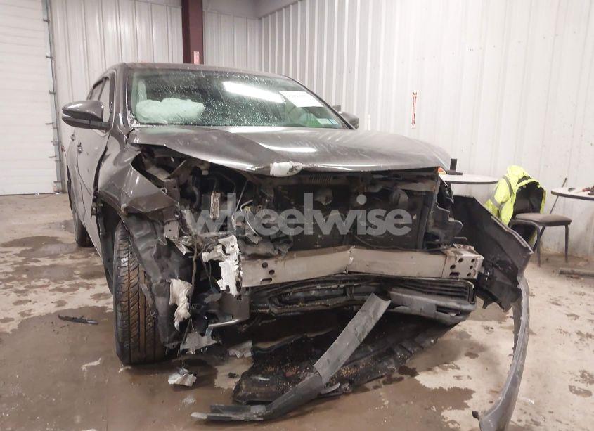 Photo 6 of 2016 Toyota Highlander LE PLUS V6 (VIN 5TDBKRFH4GS294966)