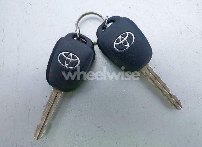 Photo 11 of 2015 Toyota Highlander LE PLUS V6 (VIN 5TDBKRFH5FS148168)