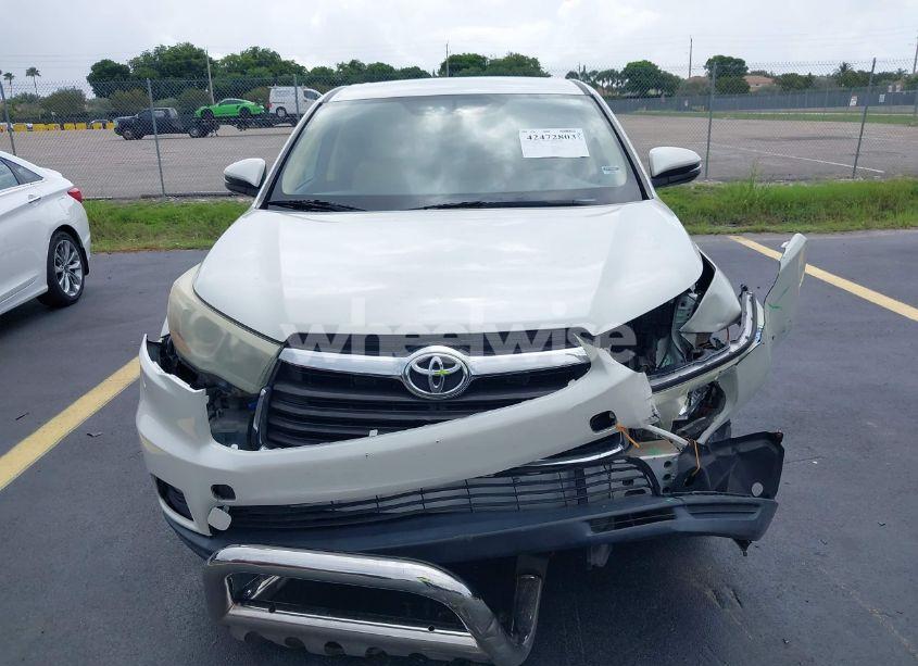 Photo 12 of 2015 Toyota Highlander LE PLUS V6 (VIN 5TDBKRFH5FS148168)