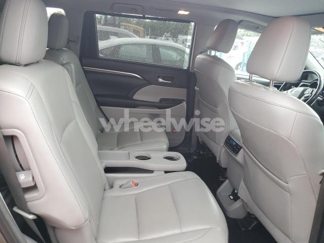 Photo 2 of 2015 TOYOTA HIGHLANDER LIMITED (VIN 5TDBKRFH6FS198836)