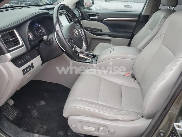 Photo 7 of 2015 TOYOTA HIGHLANDER LIMITED (VIN 5TDBKRFH6FS198836)