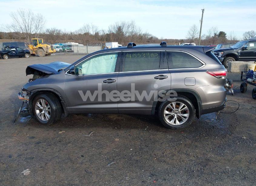 Photo 15 of 2016 Toyota Highlander LE PLUS V6 (VIN 5TDBKRFH6GS356142)