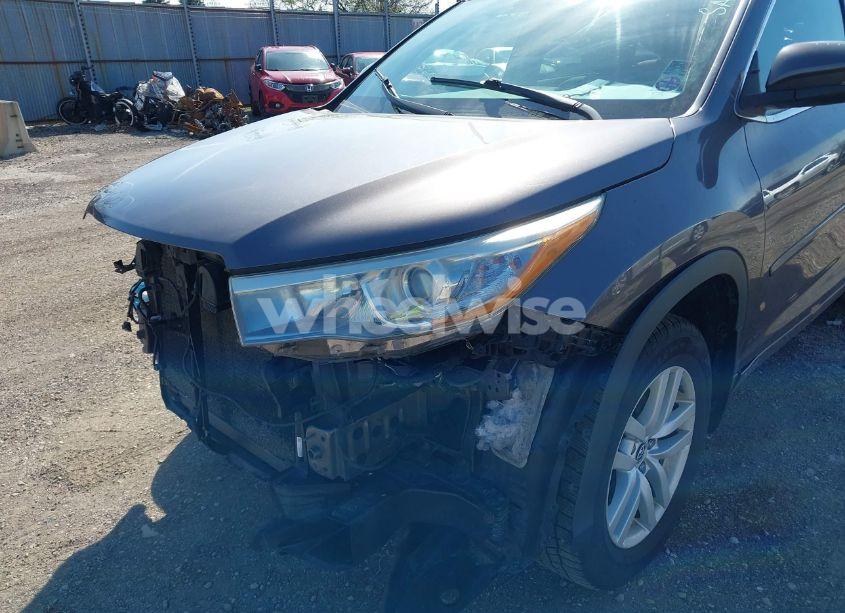 Photo 6 of 2016 Toyota Highlander LE V6 (VIN 5TDBKRFH7GS247964)
