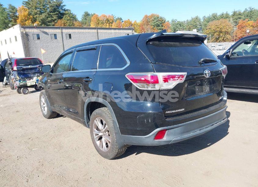 Photo 3 of 2016 Toyota Highlander LE PLUS V6 (VIN 5TDBKRFH7GS320847)