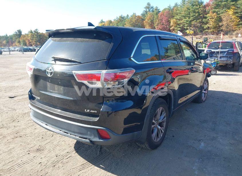 Photo 4 of 2016 Toyota Highlander LE PLUS V6 (VIN 5TDBKRFH7GS320847)