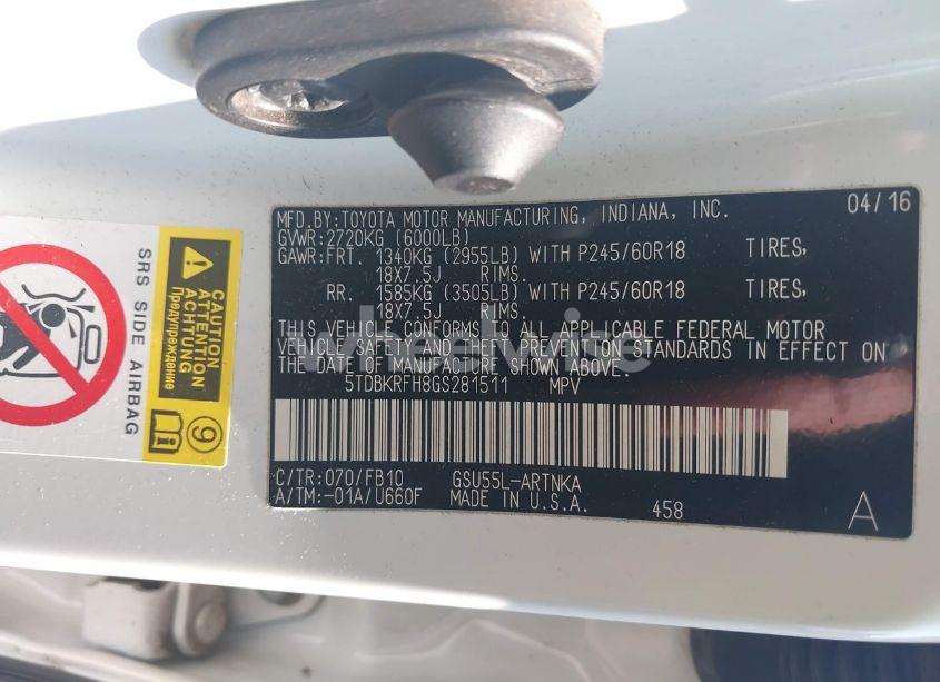 Photo 9 of 2016 Toyota Highlander LE V6 (VIN 5TDBKRFH8GS281511)