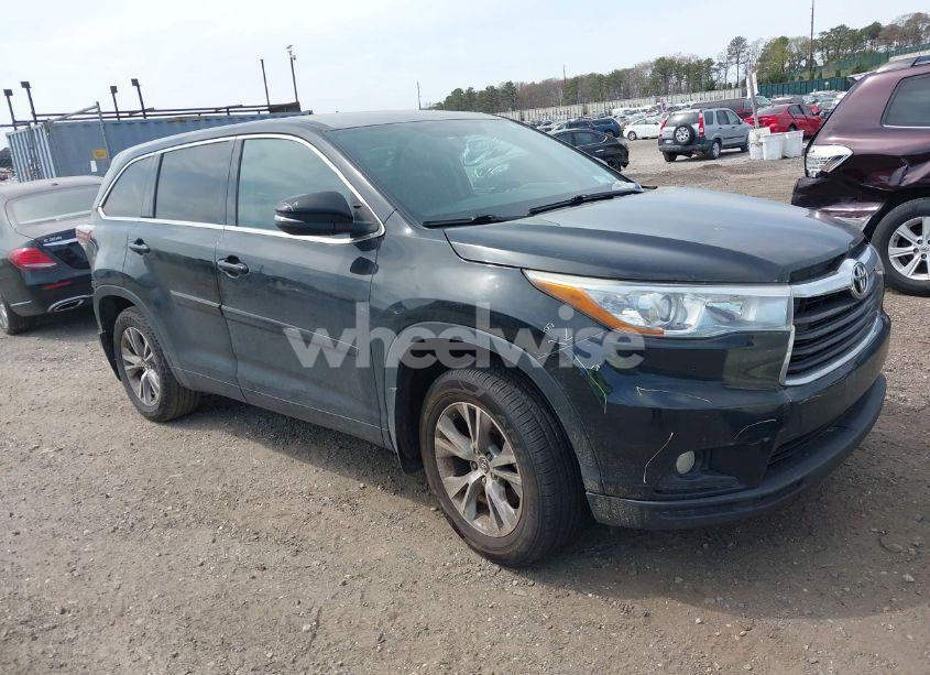 2016 Toyota Highlander LE PLUS V6 (VIN 5TDBKRFH8GS311171) main photo
