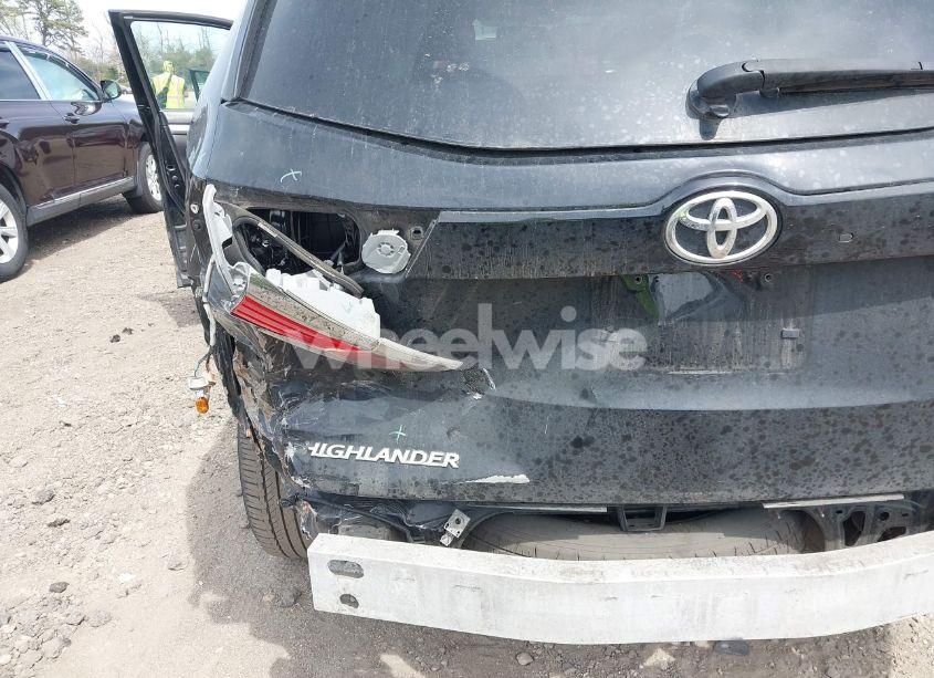 Photo 17 of 2016 Toyota Highlander LE PLUS V6 (VIN 5TDBKRFH8GS311171)