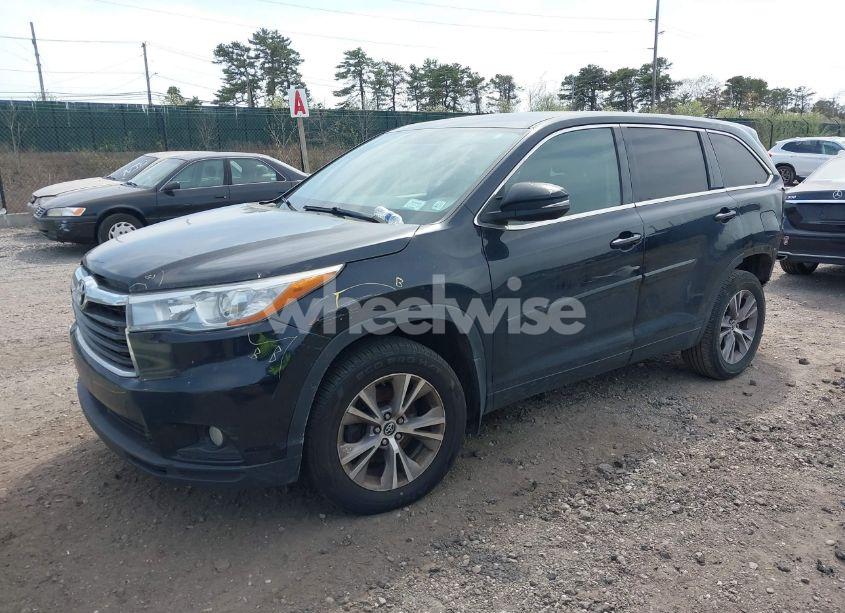 Photo 2 of 2016 Toyota Highlander LE PLUS V6 (VIN 5TDBKRFH8GS311171)