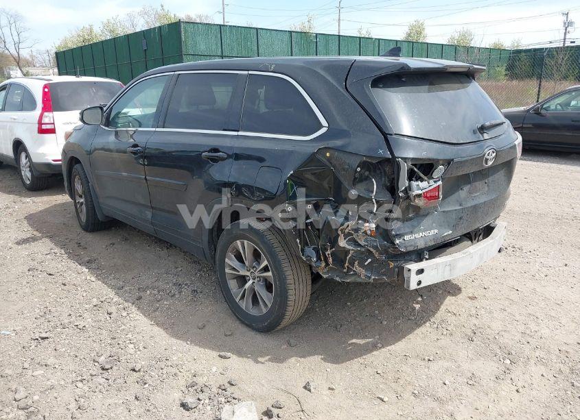 Photo 3 of 2016 Toyota Highlander LE PLUS V6 (VIN 5TDBKRFH8GS311171)