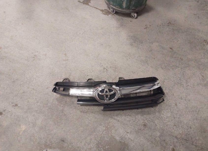 Photo 12 of 2014 Toyota Highlander LE V6 (VIN 5TDBKRFH9ES058259)