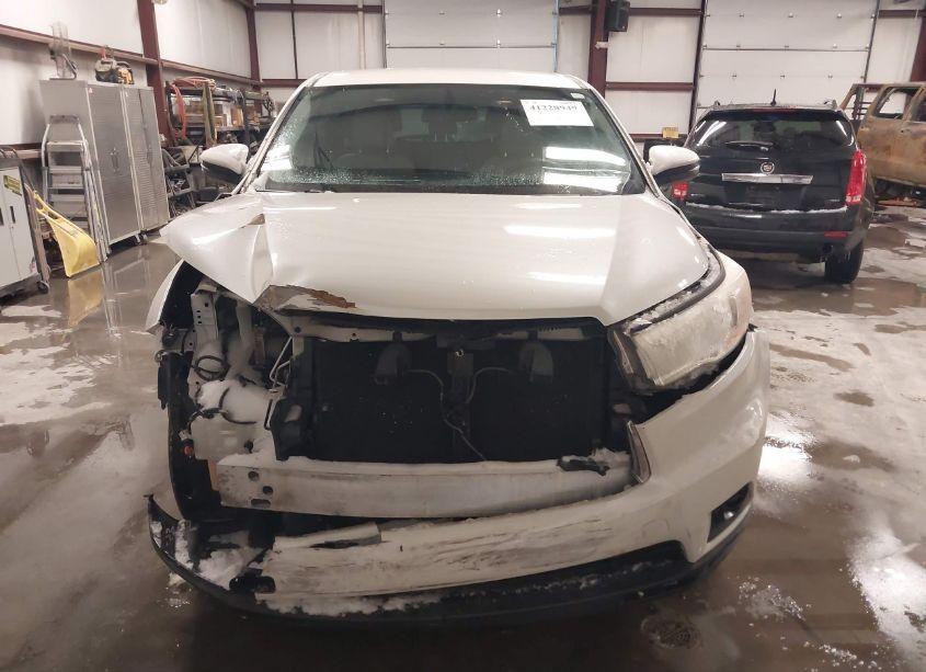 Photo 13 of 2014 Toyota Highlander LE V6 (VIN 5TDBKRFH9ES058259)
