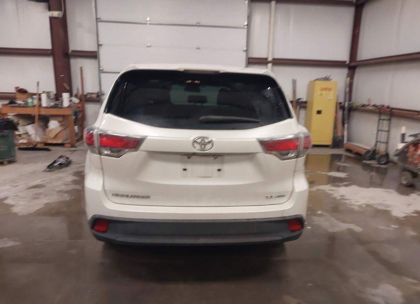 Photo 17 of 2014 Toyota Highlander LE V6 (VIN 5TDBKRFH9ES058259)