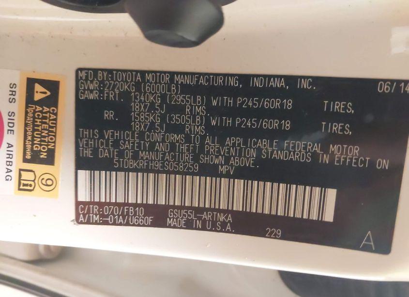 Photo 9 of 2014 Toyota Highlander LE V6 (VIN 5TDBKRFH9ES058259)