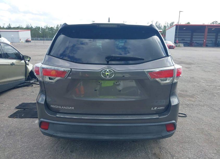 Photo 16 of 2015 Toyota Highlander LE PLUS V6 (VIN 5TDBKRFH9FS154118)