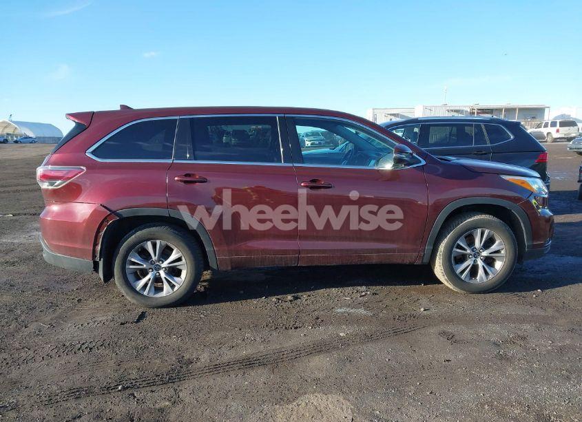 Photo 13 of 2016 Toyota Highlander LE PLUS V6 (VIN 5TDBKRFH9GS319084)