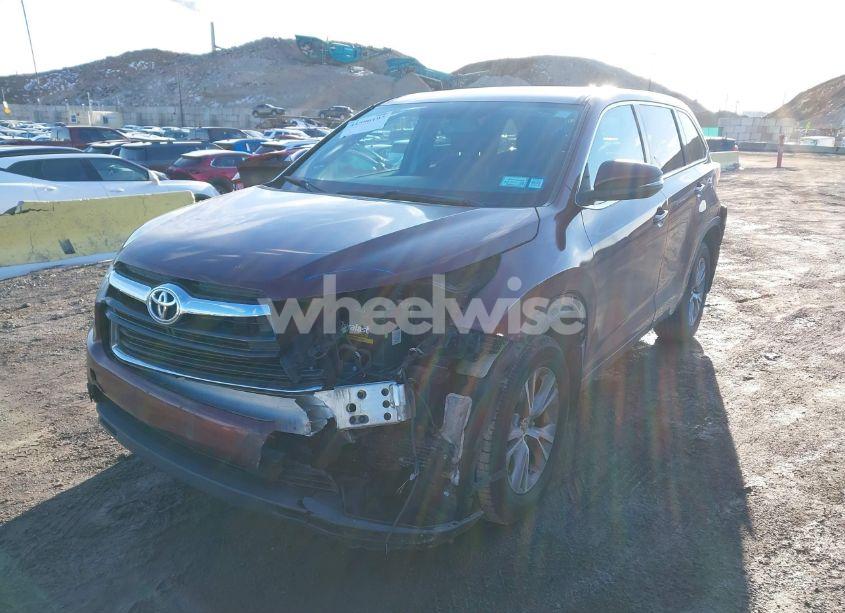 Photo 2 of 2016 Toyota Highlander LE PLUS V6 (VIN 5TDBKRFH9GS319084)