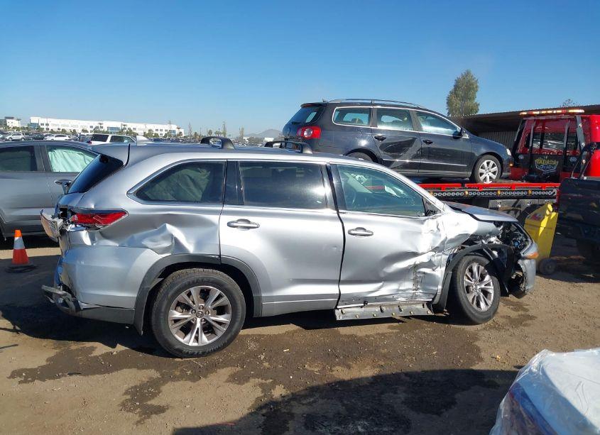 Photo 14 of 2016 Toyota Highlander LE PLUS V6 (VIN 5TDBKRFH9GS355423)