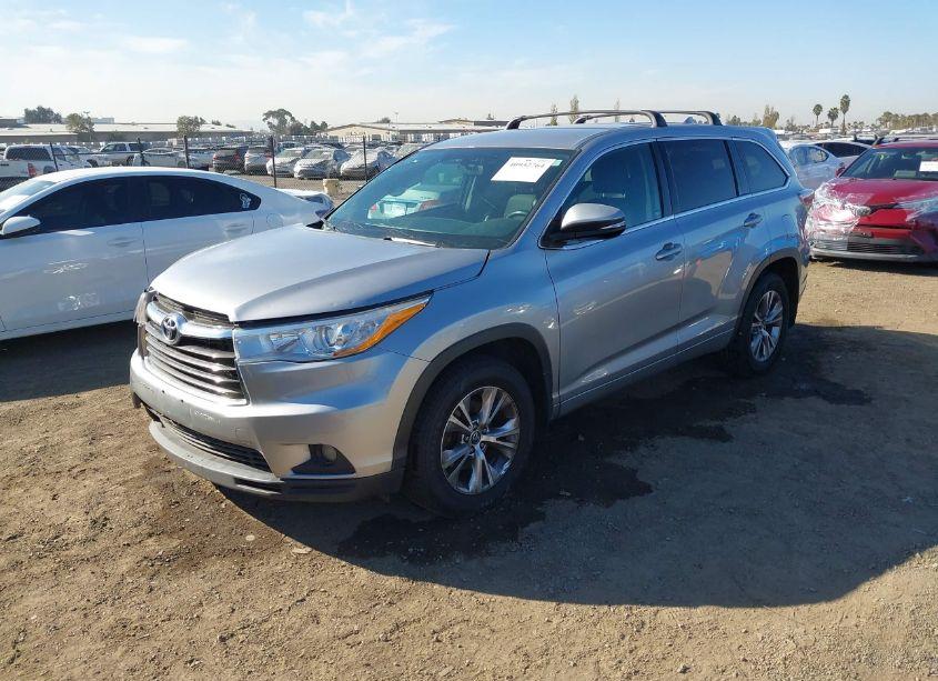 Photo 2 of 2016 Toyota Highlander LE PLUS V6 (VIN 5TDBKRFH9GS355423)