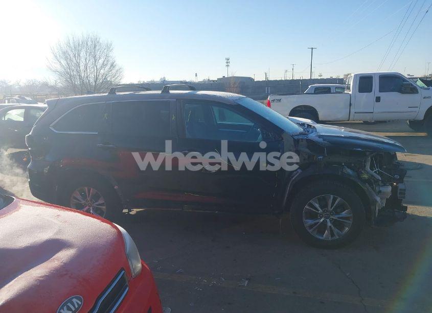Photo 13 of 2016 Toyota Highlander LE PLUS V6 (VIN 5TDBKRFHXGS327730)