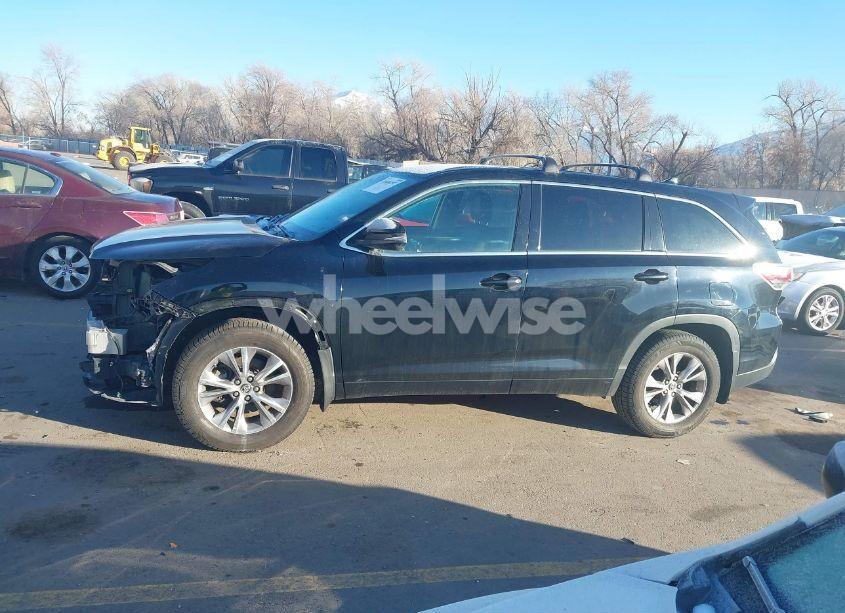 Photo 14 of 2016 Toyota Highlander LE PLUS V6 (VIN 5TDBKRFHXGS327730)