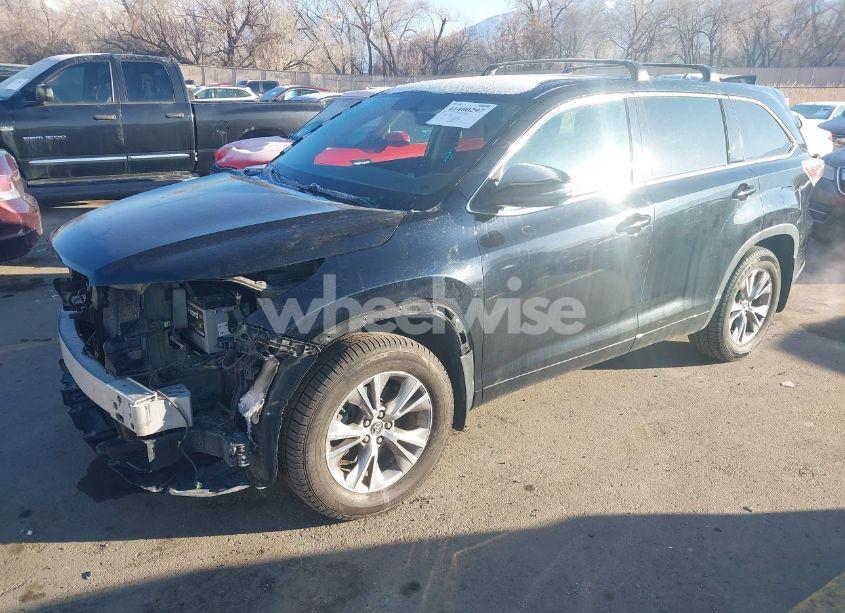 Photo 2 of 2016 Toyota Highlander LE PLUS V6 (VIN 5TDBKRFHXGS327730)