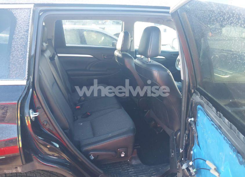 Photo 8 of 2016 Toyota Highlander LE PLUS V6 (VIN 5TDBKRFHXGS327730)