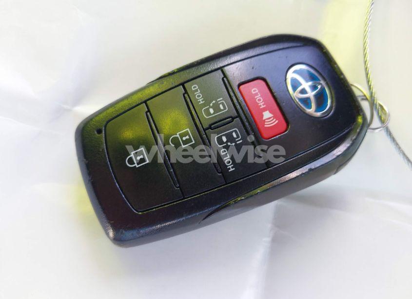 Photo 11 of 2022 Toyota Sienna LE (VIN 5TDBRKEC0NS102741)