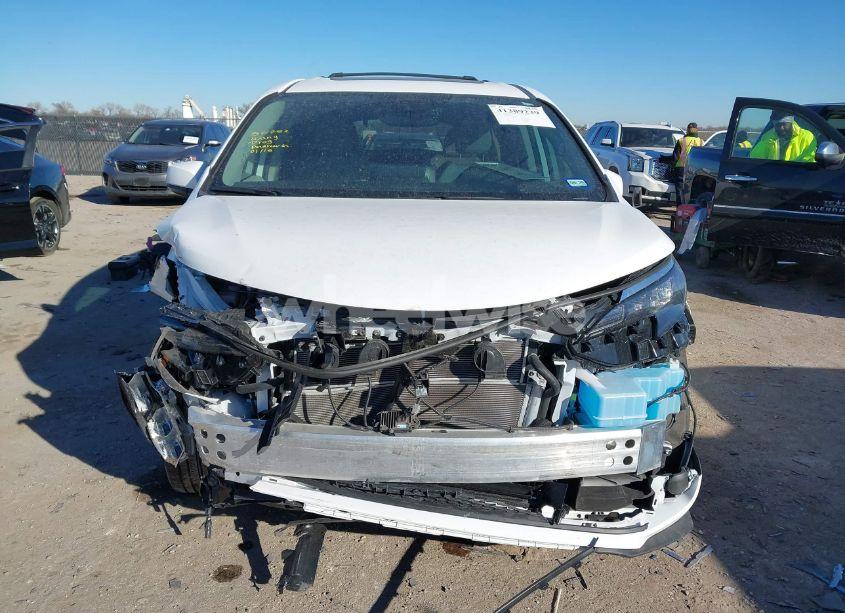 Photo 6 of 2024 Toyota Sienna LE (VIN 5TDBRKEC0RS217006)