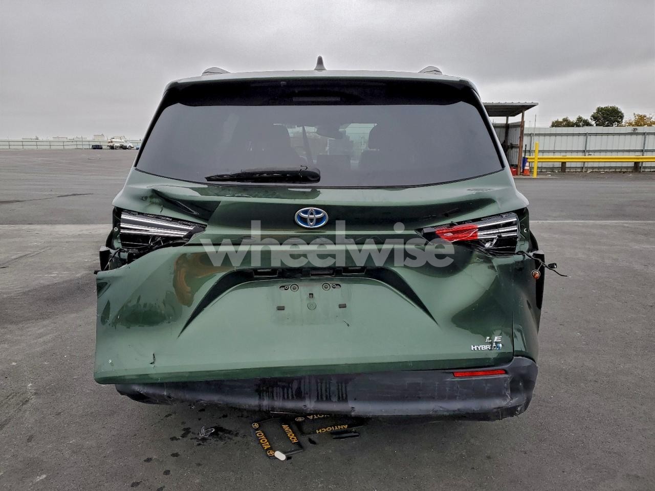 Photo 6 of 2022 TOYOTA SIENNA LE (VIN 5TDBRKEC2NS117516)