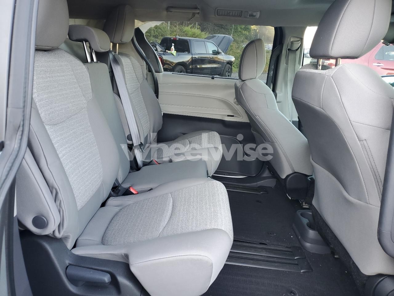 Photo 11 of 2024 TOYOTA SIENNA LE (VIN 5TDBRKEC4RS199724)