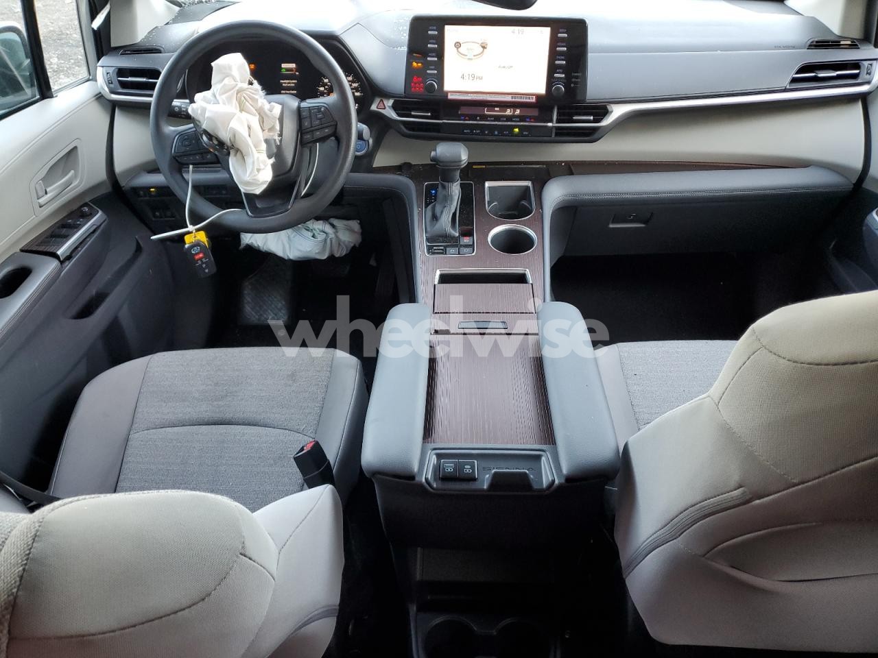 Photo 8 of 2024 TOYOTA SIENNA LE (VIN 5TDBRKEC4RS199724)