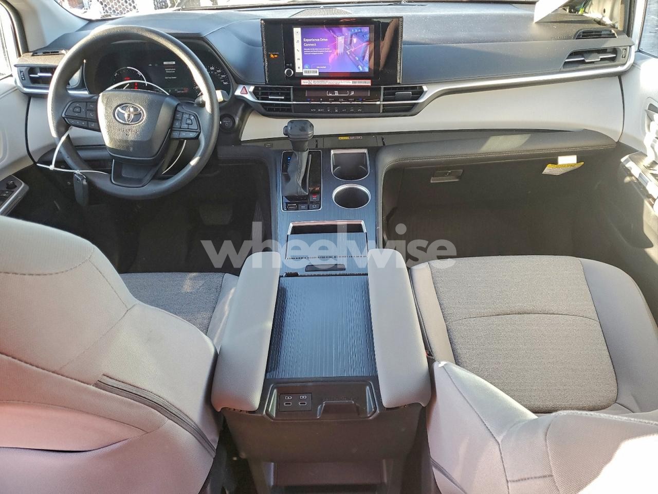Photo 8 of 2025 TOYOTA SIENNA LE (VIN 5TDBRKEC4SS255425)