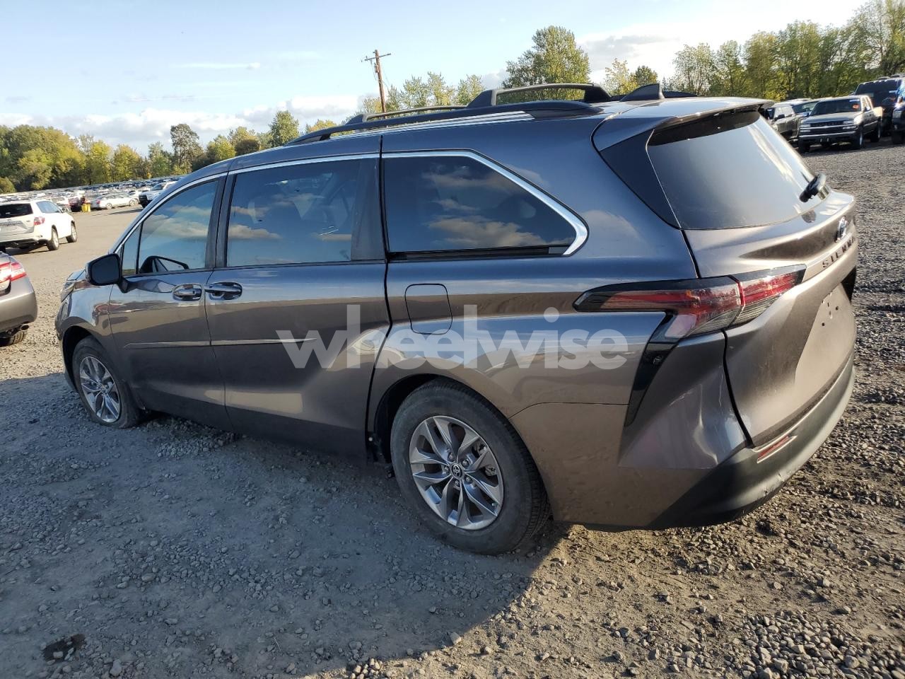 Photo 2 of 2023 TOYOTA SIENNA LE (VIN 5TDBRKEC5PS179124)