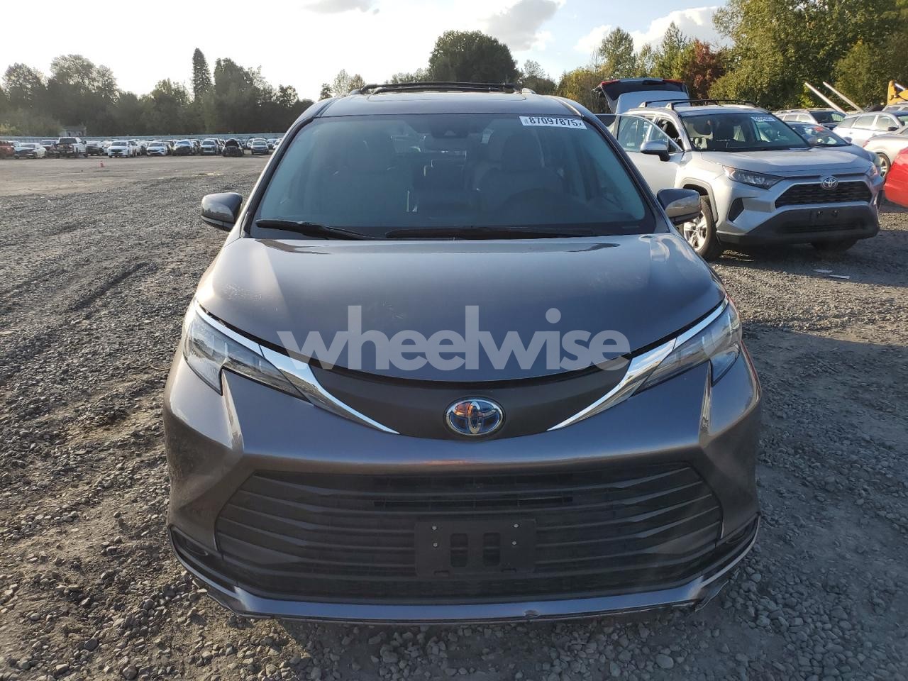 Photo 5 of 2023 TOYOTA SIENNA LE (VIN 5TDBRKEC5PS179124)