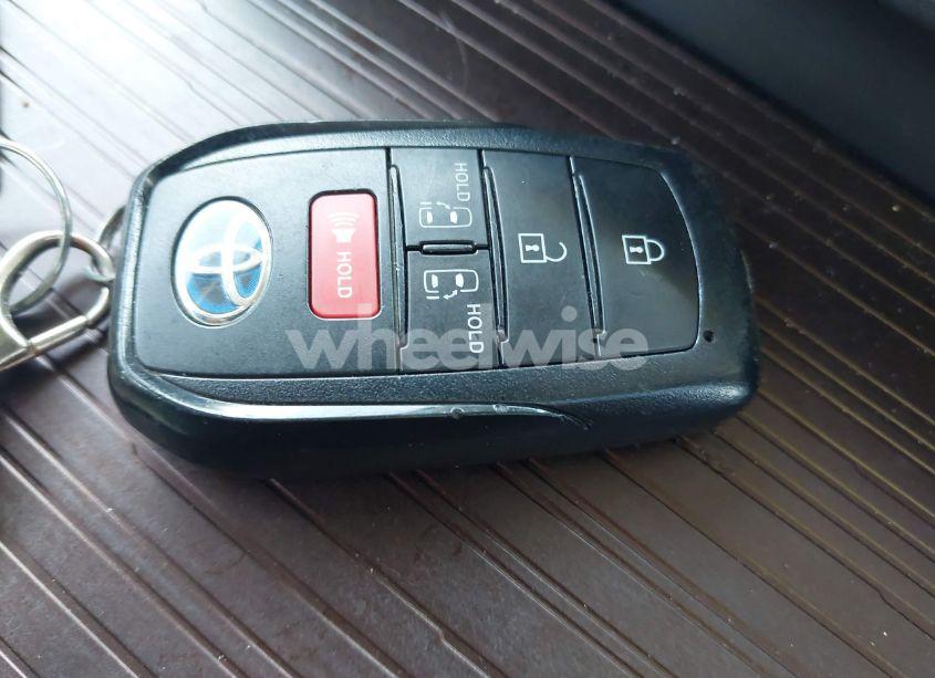 Photo 11 of 2021 Toyota Sienna LE (VIN 5TDBRKEC8MS035577)