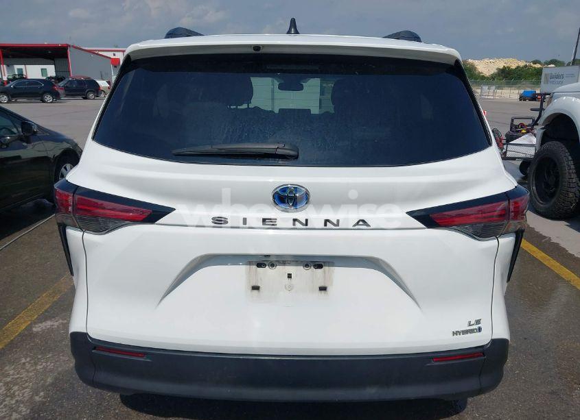 Photo 16 of 2021 Toyota Sienna LE (VIN 5TDBRKEC8MS035577)