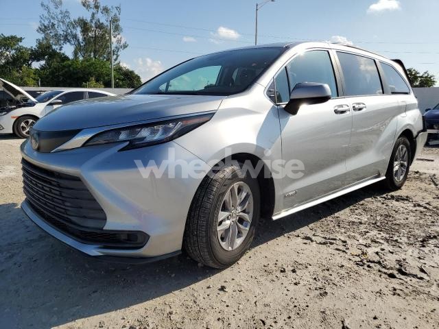 2021 TOYOTA SIENNA LE (VIN 5TDBSKFC5MS019968) main photo