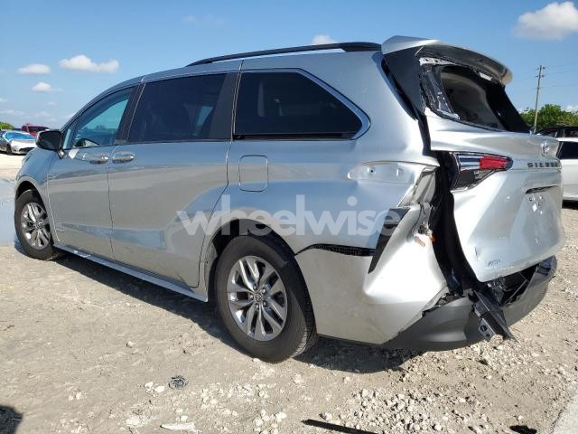 Photo 11 of 2021 TOYOTA SIENNA LE (VIN 5TDBSKFC5MS019968)