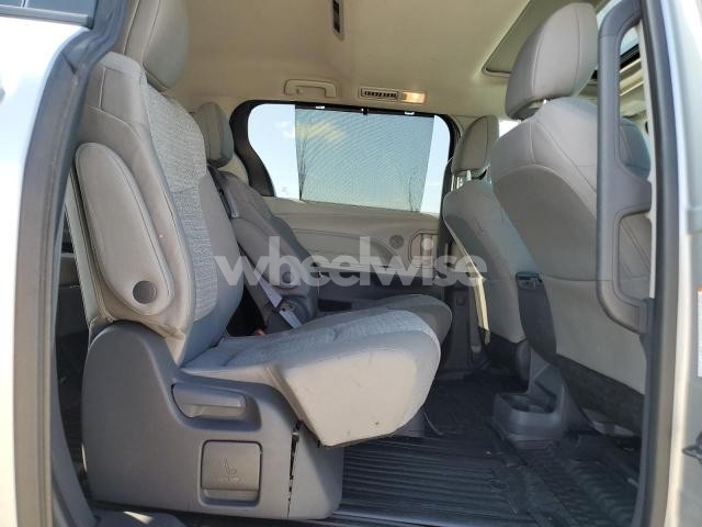 Photo 13 of 2021 TOYOTA SIENNA LE (VIN 5TDBSKFC5MS019968)