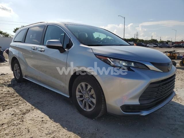 Photo 6 of 2021 TOYOTA SIENNA LE (VIN 5TDBSKFC5MS019968)