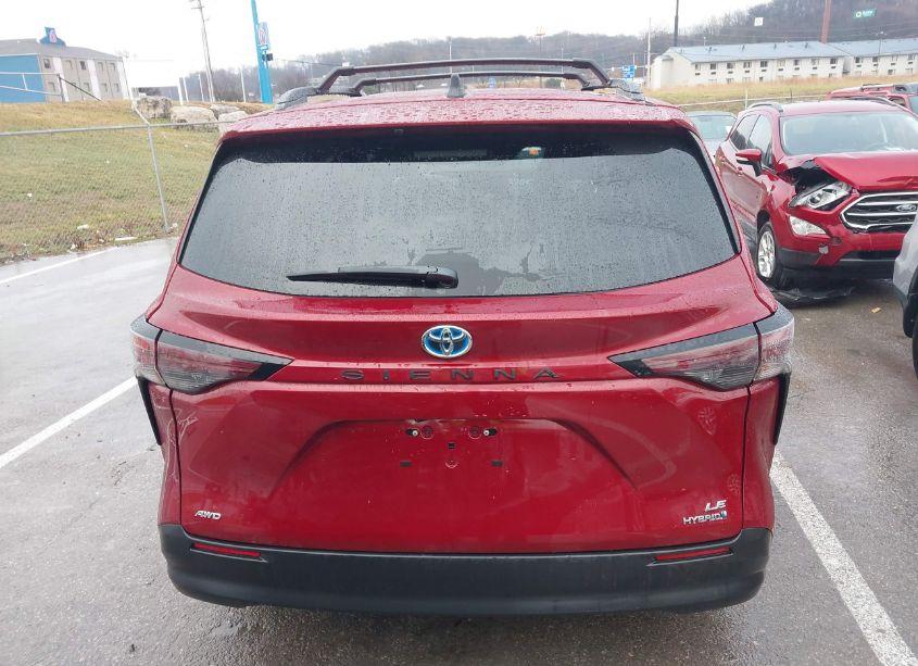 Photo 16 of 2024 Toyota Sienna LE (VIN 5TDBSKFC5RS145965)