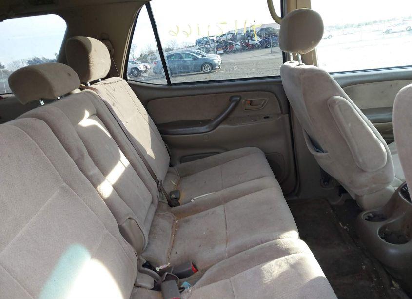 Photo 8 of 2001 Toyota Sequoia SR5 V8 (VIN 5TDBT44A01S047232)