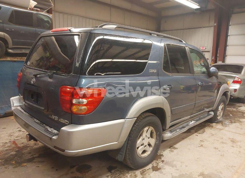 Photo 4 of 2003 Toyota Sequoia SR5 V8 (VIN 5TDBT44A03S138911)