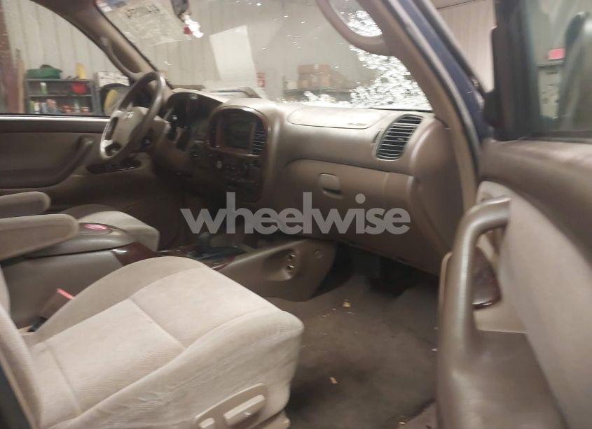 Photo 5 of 2003 Toyota Sequoia SR5 V8 (VIN 5TDBT44A03S138911)