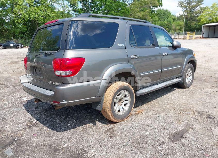 Photo 4 of 2005 Toyota Sequoia SR5 V8 (VIN 5TDBT44A05S235528)