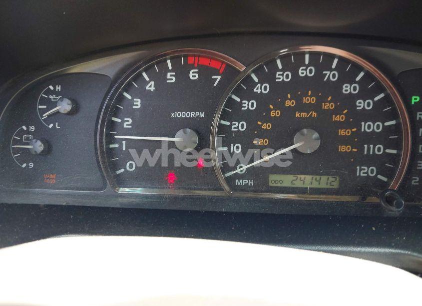 Photo 7 of 2005 Toyota Sequoia SR5 V8 (VIN 5TDBT44A05S235528)