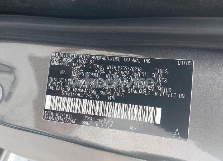Photo 9 of 2005 Toyota Sequoia SR5 V8 (VIN 5TDBT44A05S245105)