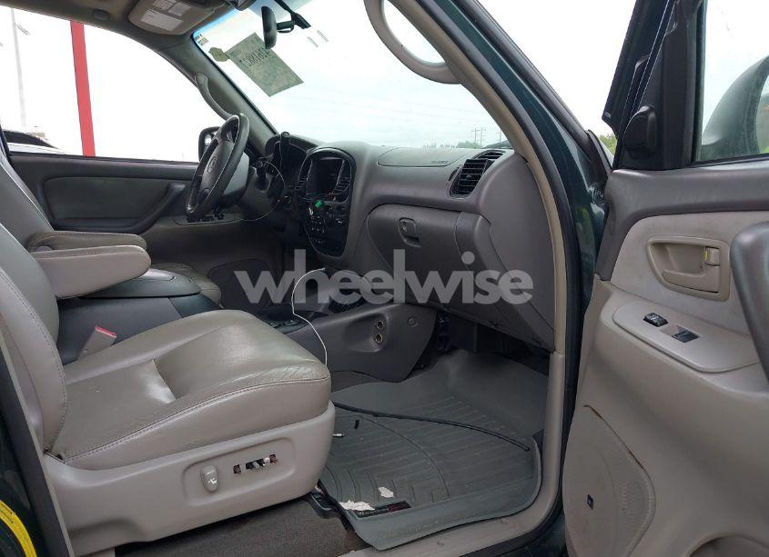 Photo 5 of 2006 Toyota Sequoia SR5 V8 (VIN 5TDBT44A06S267543)