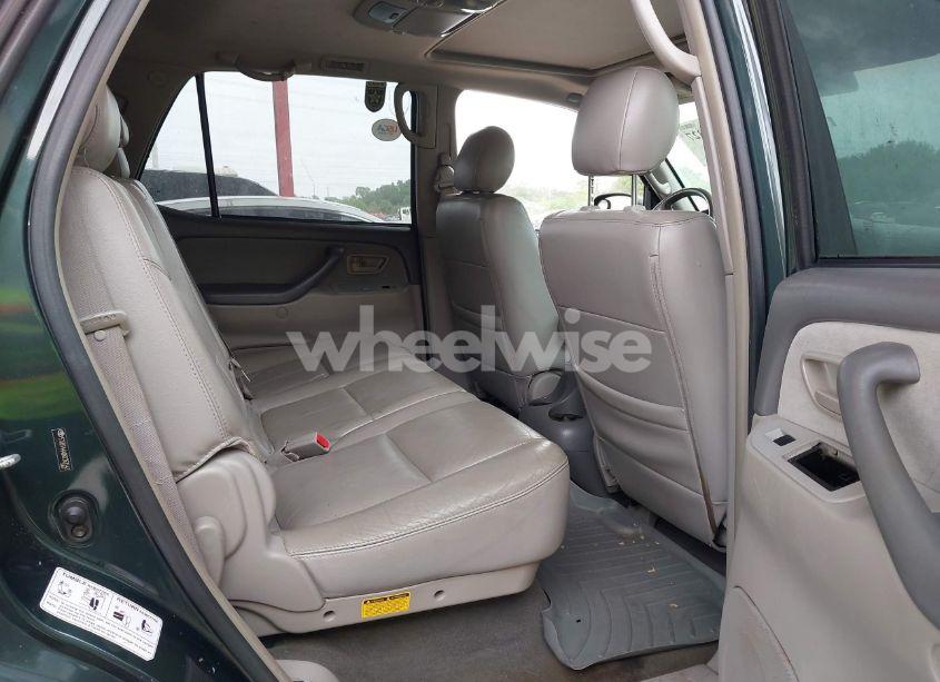 Photo 8 of 2006 Toyota Sequoia SR5 V8 (VIN 5TDBT44A06S267543)